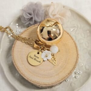 bola de grossesse or “notre petit miracle” avec fleur de nacre, feuille et pierre de votre choix sur chaîne dorée